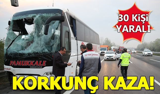 Sakarya'da yolcu otobüsü devrildi: 30 yaralı