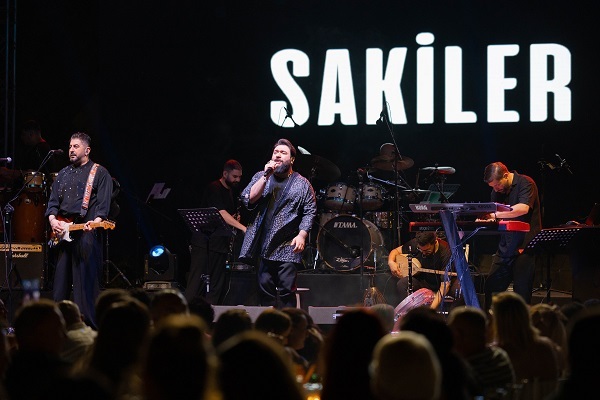 Sakiler, Merit Royal Gardens'ta Unutulmaz Bir Yaz Gecesine İmza Attı