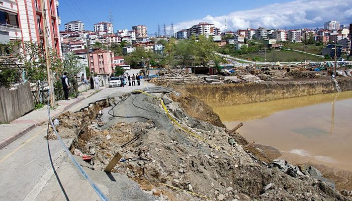 Samsun'da toprak kayması korkuttu!