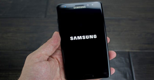 Samsung'un ilk çift arka kameralı telefonu Galaxy C10 olabilir
