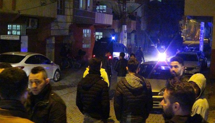 Şanlıurfa'da aileler arasında taşlı sopalı kavga çıktı!