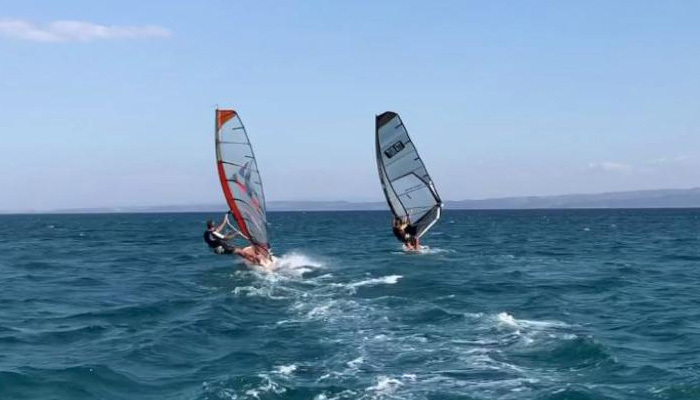 Saros körfezinde sörf turizmi devam ediyor