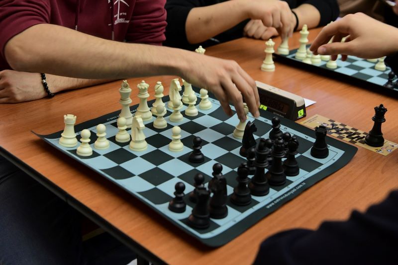 Satranç Turnuvasında Hamleler Konuştu