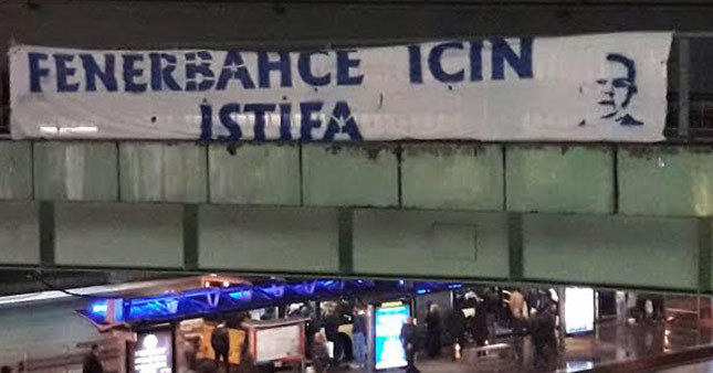 Şehrin dört bir yanında istifa çağrısı