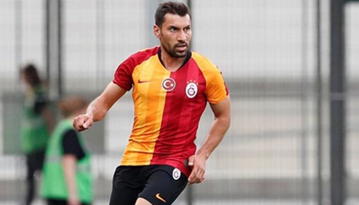 Şener Özbayraklı sakatlandı