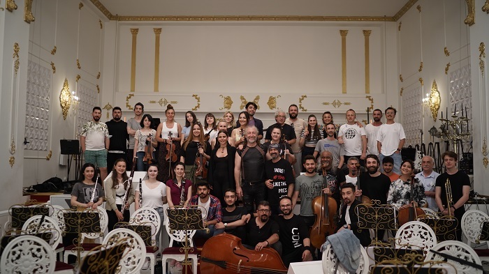 Senfoni orkestrası ile konserlerine start verecek