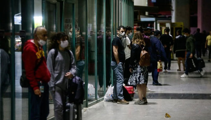Seyahat kısıtlaması bitince otogarlar doldu taştı