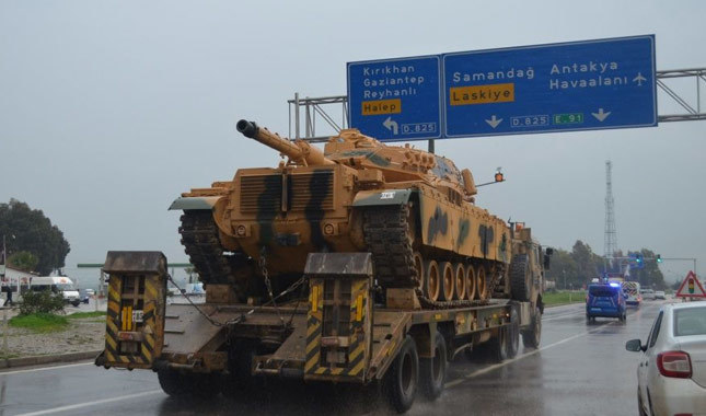 Sınır birliklerine tank ve zırhlı sevkiyatı devam ediyor