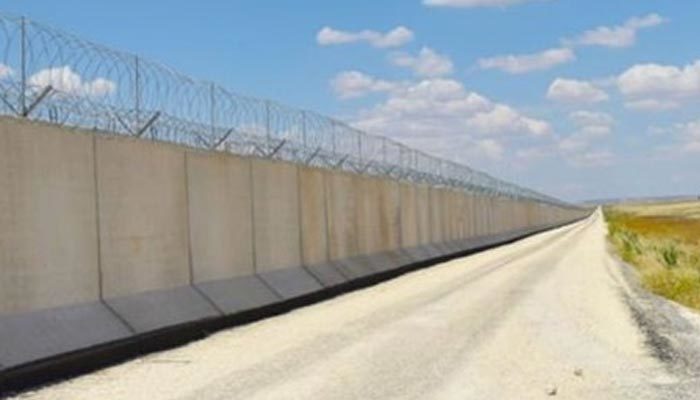 Sınıra örülen duvarın büyük kısmı tamamlandı