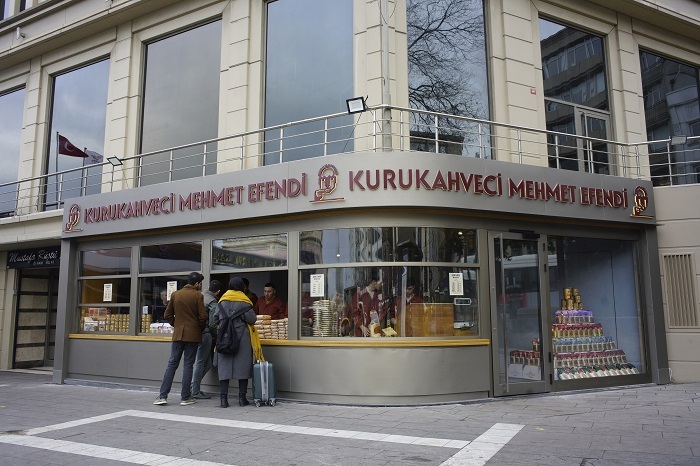 Sirkeci Marmaray çıkışındaki yeni mağazası hizmet vermeye başladı