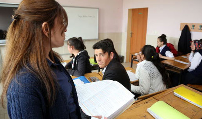 Sözleşmeli öğretmenler ayda ne kadar kazanıyor? Sözleşmeli öğretmen maaşları ne kadar?