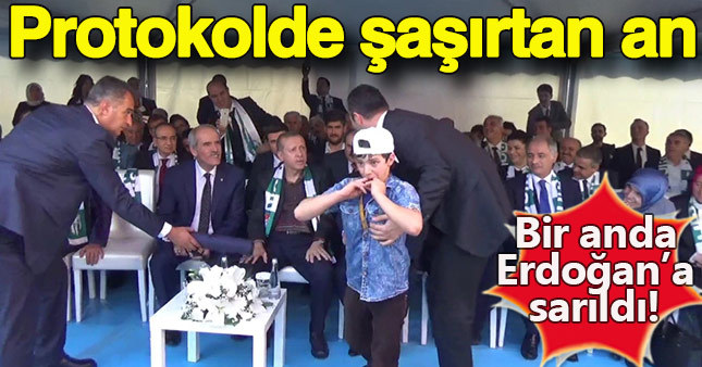 Suriyeli Abdullah, Cumhurbaşkanı Erdoğan'a sarıldı