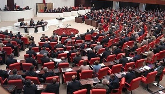 TBMM'de tansiyon yükseldi! CHP'liler ile MHP'liler...