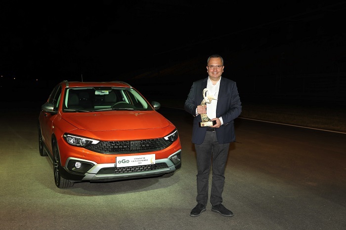 TÜRKİYE'DE YILIN OTOMOBİLİ “FİAT EGEA CROSS”