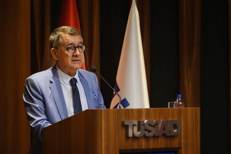 TÜSİAD “Üretken Yapay Zekaya Hazır Olmak" raporunu tanıttı
