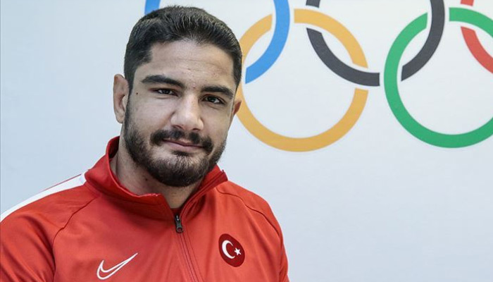 Taha Akgül omzundan ameliyat oldu