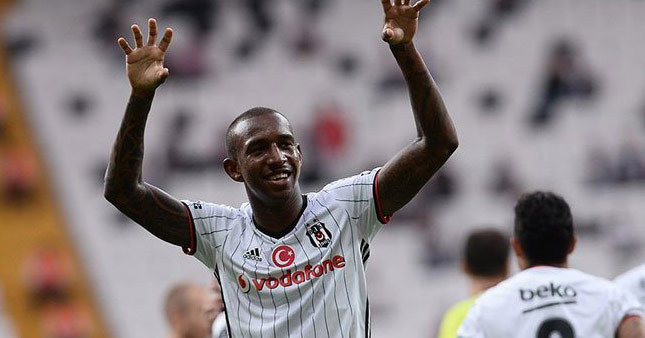 Talisca 1 yıl daha Beşiktaş'ta