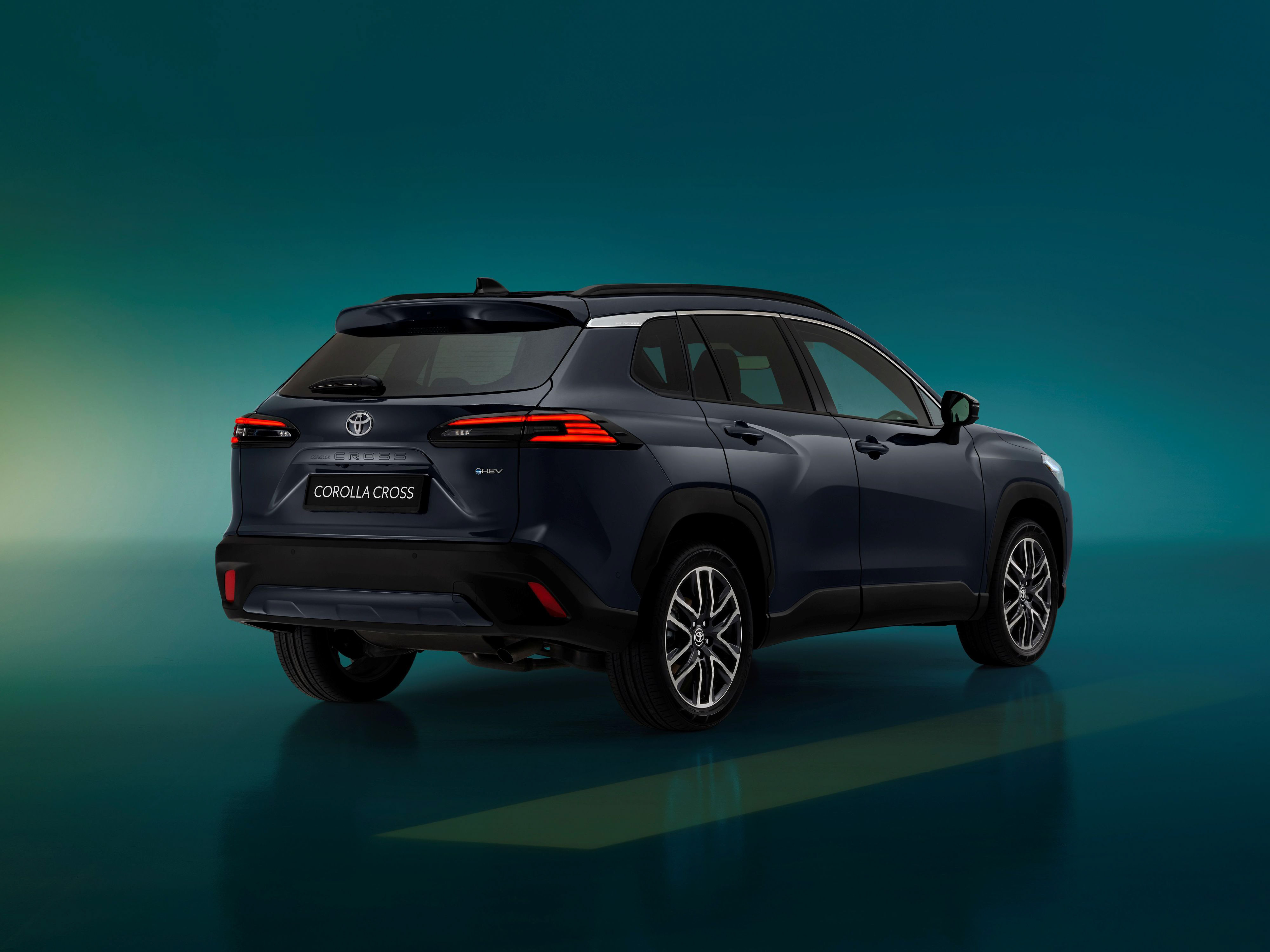 Toyota, Yeni Corolla Cross Hybrid'i Türkiye'de Satışa Sundu