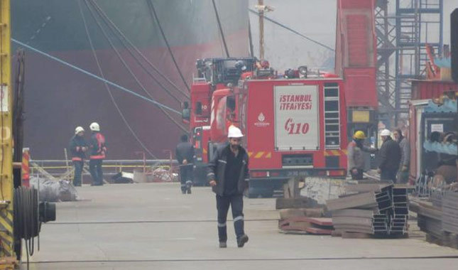 Tuzla'da gemide yangın:Yaralılar var