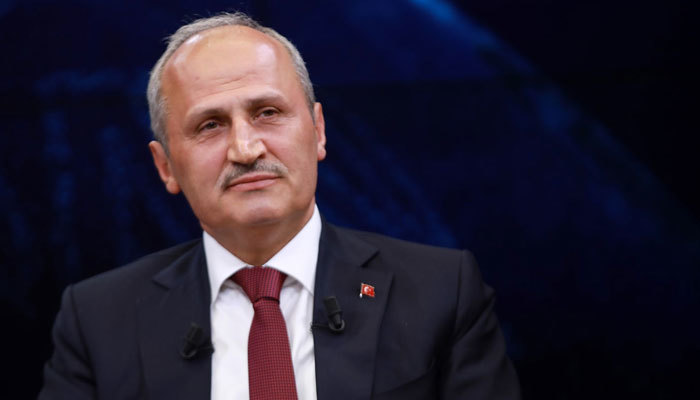 Ulaştırma Bakanı Mehmet Cahit Turhan görevden alındı