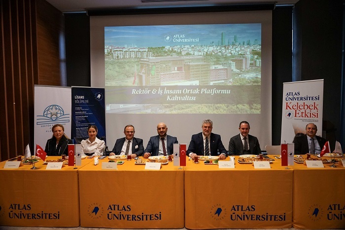 Üniversite ile iş dünyası güçlerini birleştirmeli