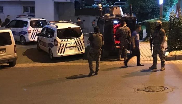 Üsküdar'da polis ekiplerine silahlı saldırı