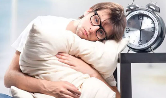 Uyku Bozukluğu nedir | Ne zararları var | nasıl tedavi edilir | hangi gıdalar uyku getirir ?