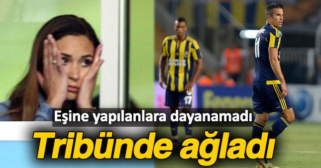 Van Persie'nin eşi gözyaşlarını tutamadı