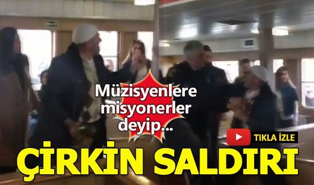 Vapurda müzik yapan gruba dalan takkeli dayı!