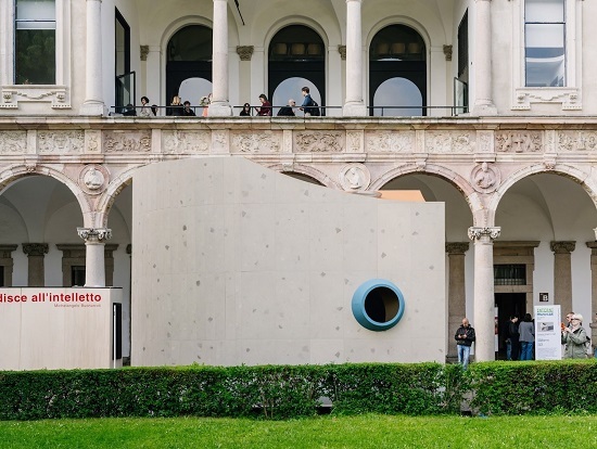 VitrA, Milano'daki 20. yılını ışıkla şekillenen bir deneyimle taçlandırdı