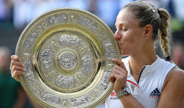 Wimbledon'da Angelique Kerber, Serena Williams'ı 2-0 yenerek şampiyon oldu