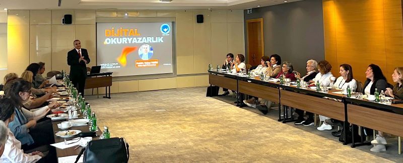 YAPAY ZEKA ÇAĞINDA KADINLAR İÇİN DİJİTAL OKURYAZARLIK