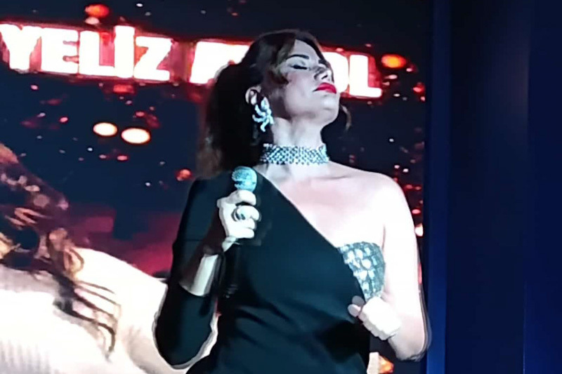 YELİZ AKYOL'DAN SAGAPO'DA UNUTULMAZ GECE!