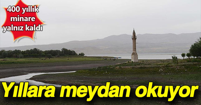 Yalnız kalan minareler tarihe meydan okuyor