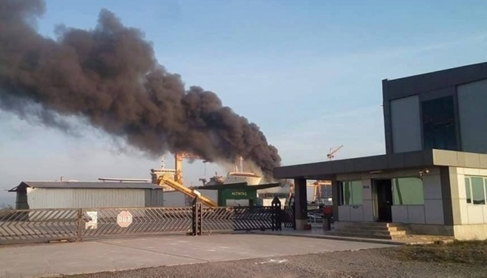 Yalova'da tersanede korkutan yangın!