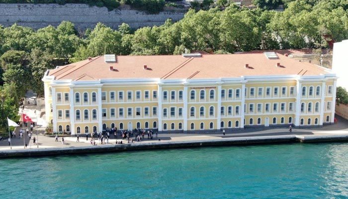 Yanan Galatasaray Üniversitesi'nin restorasyonu tamamlandı