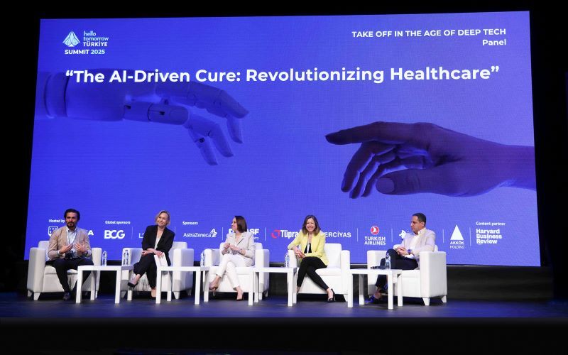 “Yapay Zekâ Destekli Tedavi: Sağlık Hizmetlerinde Devrim” konulu panel