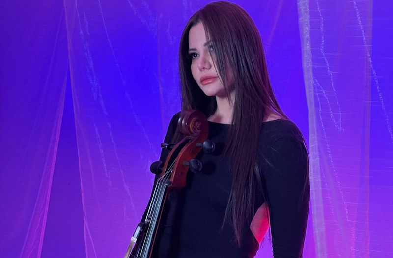 Yeliz Akyol'dan Yeni Yıl Sürprizi!