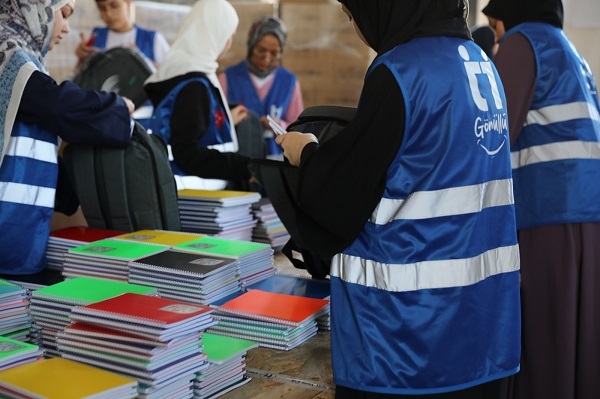 Yetim Vakfı'ndan 18 Ülkede Yaklaşık 20 Bin Çocuğa Kırtasiye Desteği