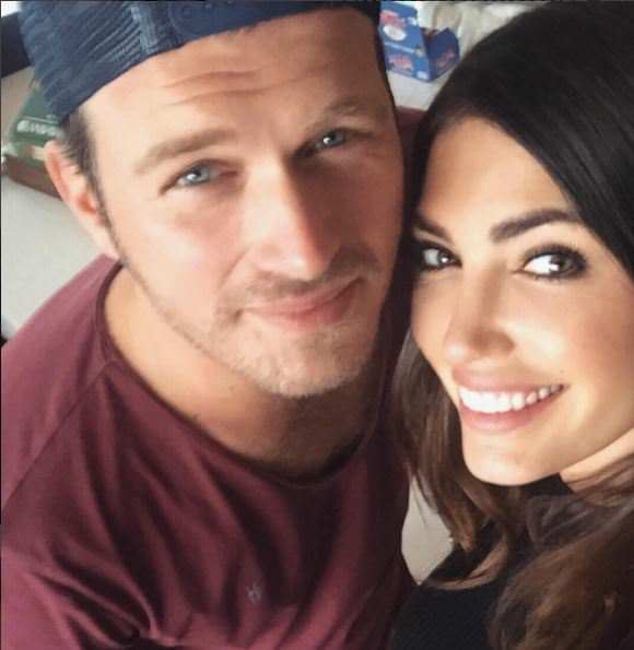 Yolanthe Cabau, Kıvanç Tatlıtuğ'la fotoğrafını paylaştı