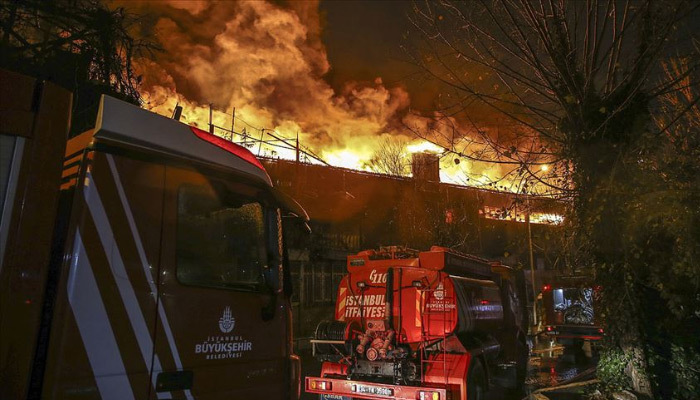 Zeytinburnu'nda iki fabrika yangını!