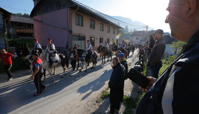 Bosna Hersek'teki "510. Ayvaz Dede Şenlikleri"ne katılacak atlılar Karaula'dan yola çıktı