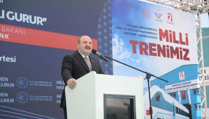 Sanayi ve Teknoloji Bakanı Mustafa Varank: "(Milli elektrikli tren) Fabrika testlerinin ardından ağustos sonunda yol testlerine geçilecek."
