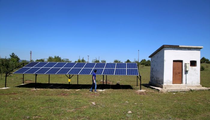 Güneş enerjisiyle köy halkı su masrafından kurtuldu 