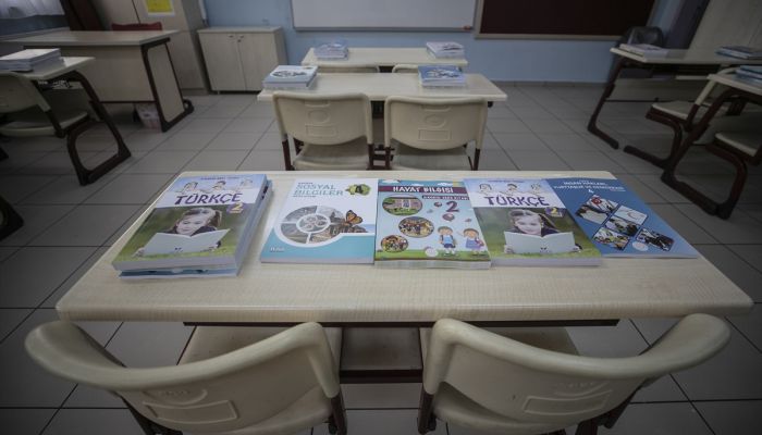 MEB ders kitaplarını il ve ilçe milli eğitim müdürlüklerine gönderdi
