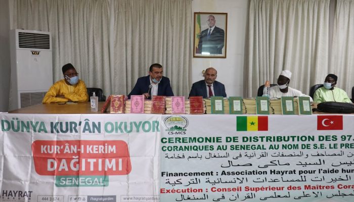 Hayrat İnsani Yardım Derneği Senegal'de 90 binden fazla Kur'an-ı Kerim dağıttı