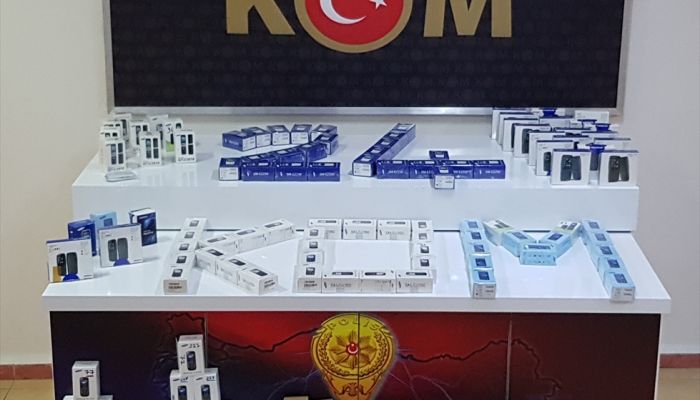 Erzincan'da 568 kaçak cep telefonu ele geçirildi