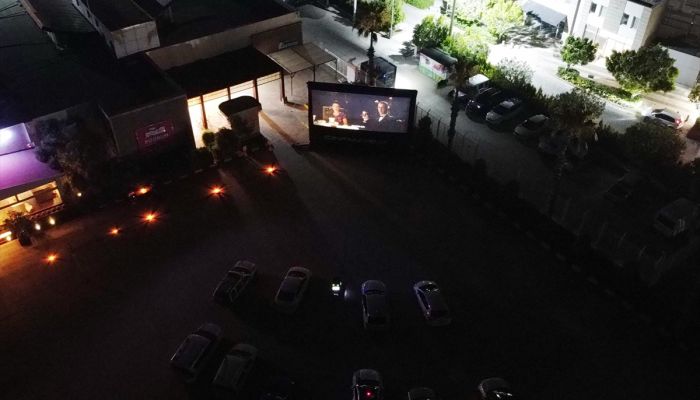 Bodrum'da tatilciler "arabada ve teknede sinema" keyfi yaşadı