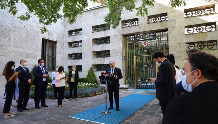 Şentop: "(Ayasofya Camisi'nin ibadete açılması) Bu kararla, uzun zamandır milletimizin içinde, kalbinde, gönlündeki bir hasret sona ermiştir"