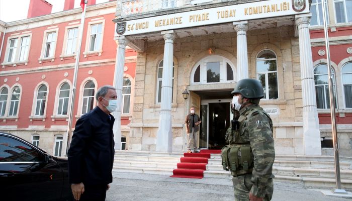 Milli Savunma Bakanı Hulusi Akar ve TSK komuta kademesi, Yunanistan ve Bulgaristan sınırlarındaki birliklerde denetleme ve incelemelerde bulunuyor.